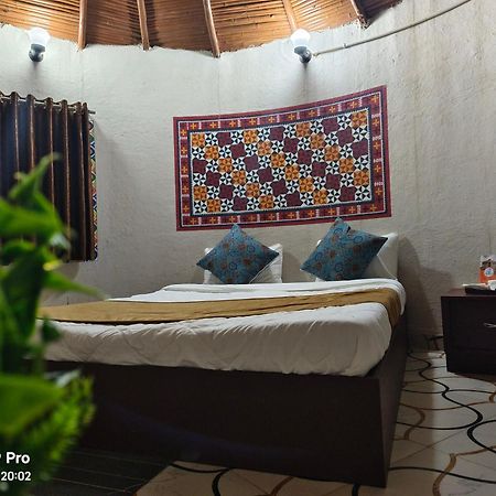 Modhera Sunrise Resort - Tents Bhungas Jungle Restaurants & Candlelight Dining Kalri Exterior photo