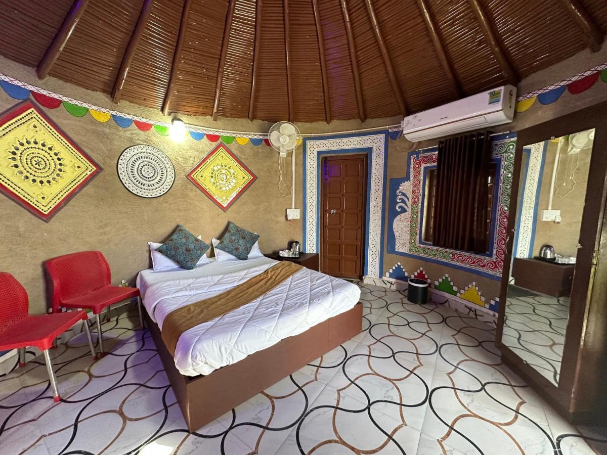 Modhera Sunrise Resort - Tents Bhungas Jungle Restaurants & Candlelight Dining Kalri Exterior photo