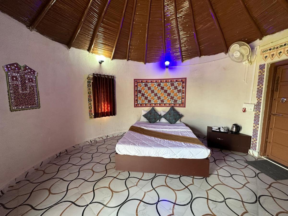 Modhera Sunrise Resort - Tents Bhungas Jungle Restaurants & Candlelight Dining Kalri Exterior photo