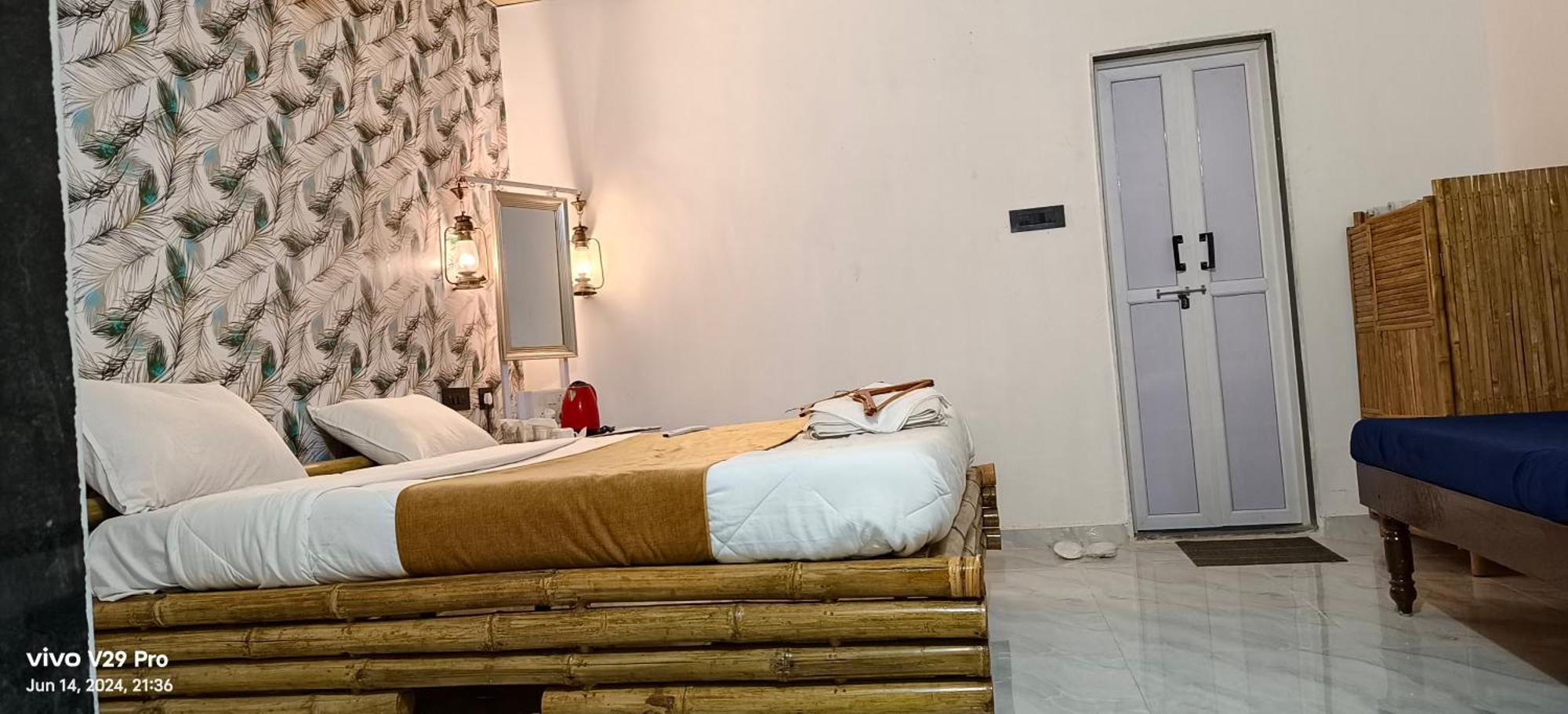 Modhera Sunrise Resort - Tents Bhungas Jungle Restaurants & Candlelight Dining Kalri Exterior photo
