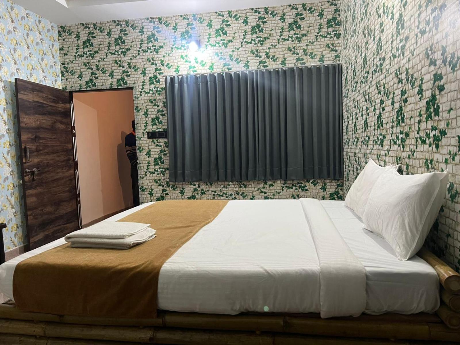 Modhera Sunrise Resort - Tents Bhungas Jungle Restaurants & Candlelight Dining Kalri Exterior photo